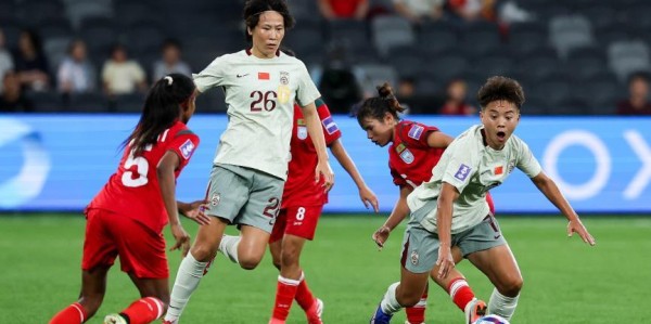 九游娱乐app下载-中国女足2-0不足喜！赢球被骂，名嘴点评一针见血，小组第一难了